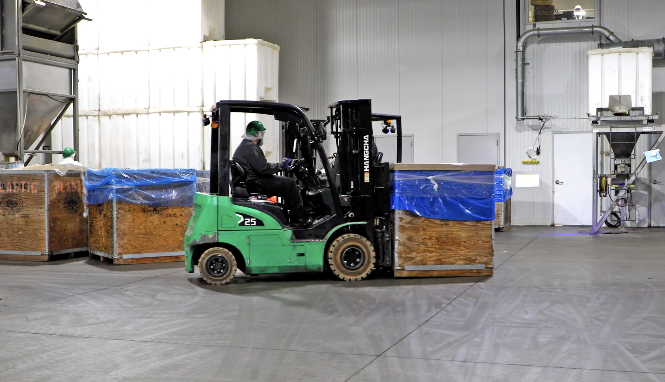 From Battery To Controller: How Forklift System Integration Impacts Uptime